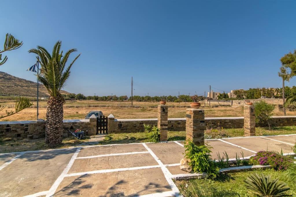 Θἔρως Apartment Tinos Exterior photo